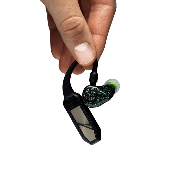 hand-holding-the-go-pod